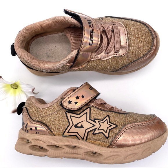 FPC Dream Seek Rose Gold Star Light-Up Sneaker, 8 - Picture 3 of 15